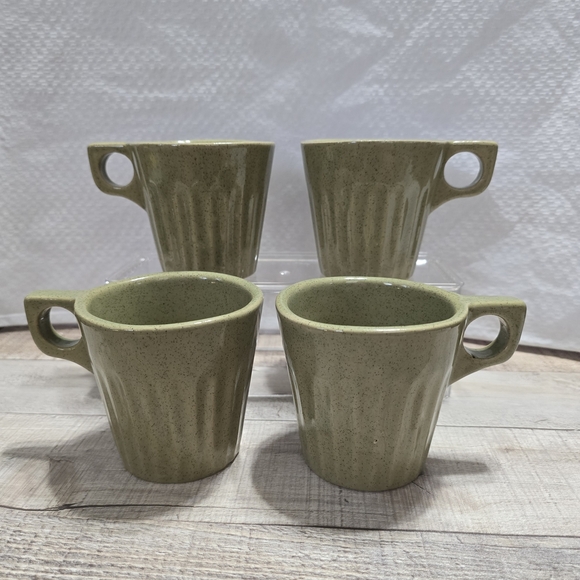 VINTAGE USA POTTERY SET OF 4 CERAMIC MUG SET DRIP GLASS GREEN FLUTED DESIGN - Picture 2 of 8